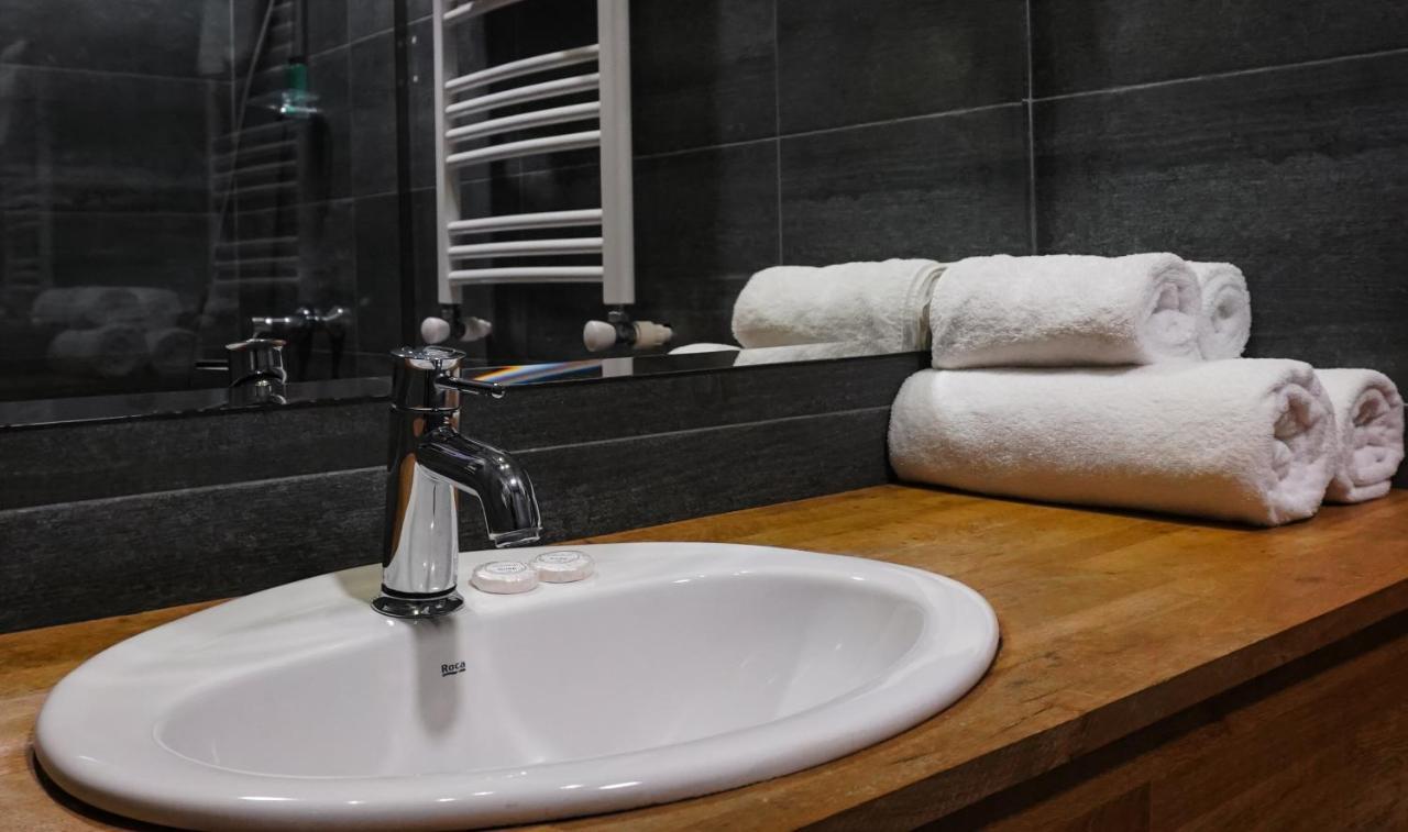 Hotel Stancia Kazbegi - City Center Екстер'єр фото