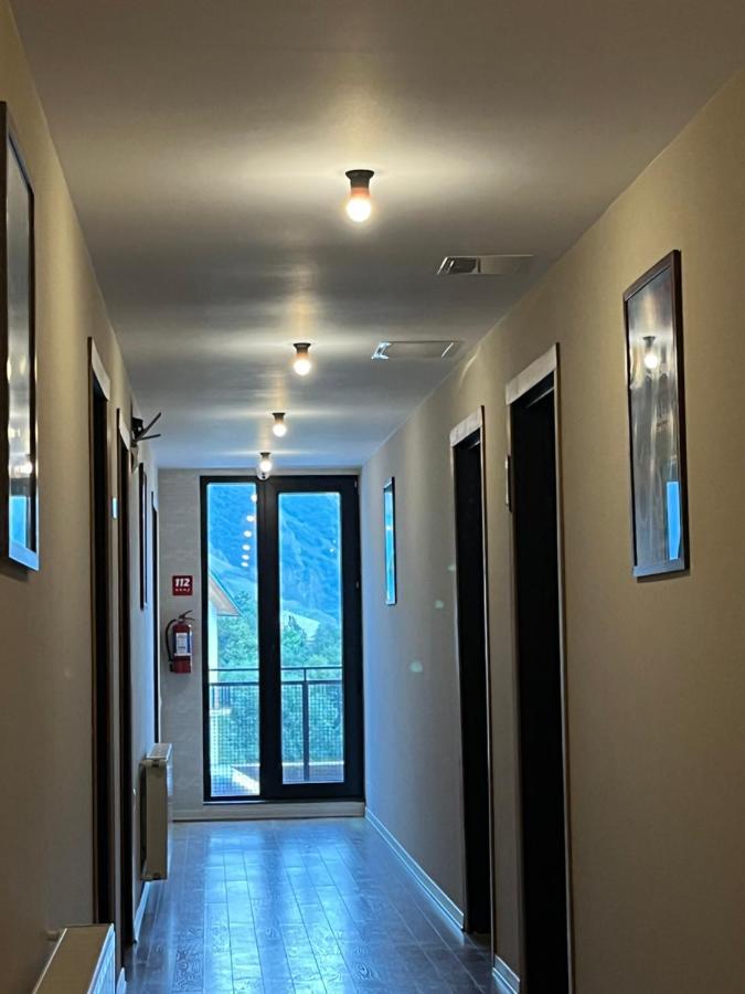 Hotel Stancia Kazbegi - City Center Екстер'єр фото