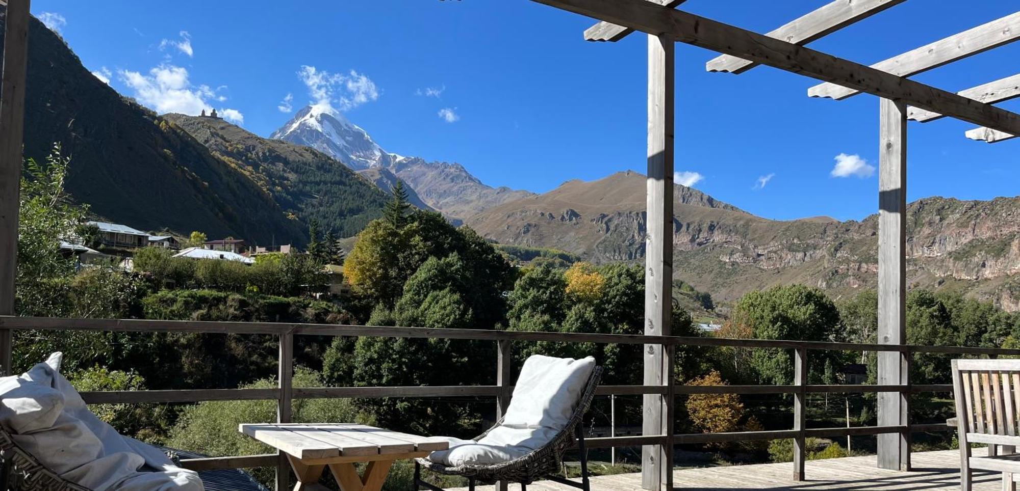 Hotel Stancia Kazbegi - City Center Екстер'єр фото
