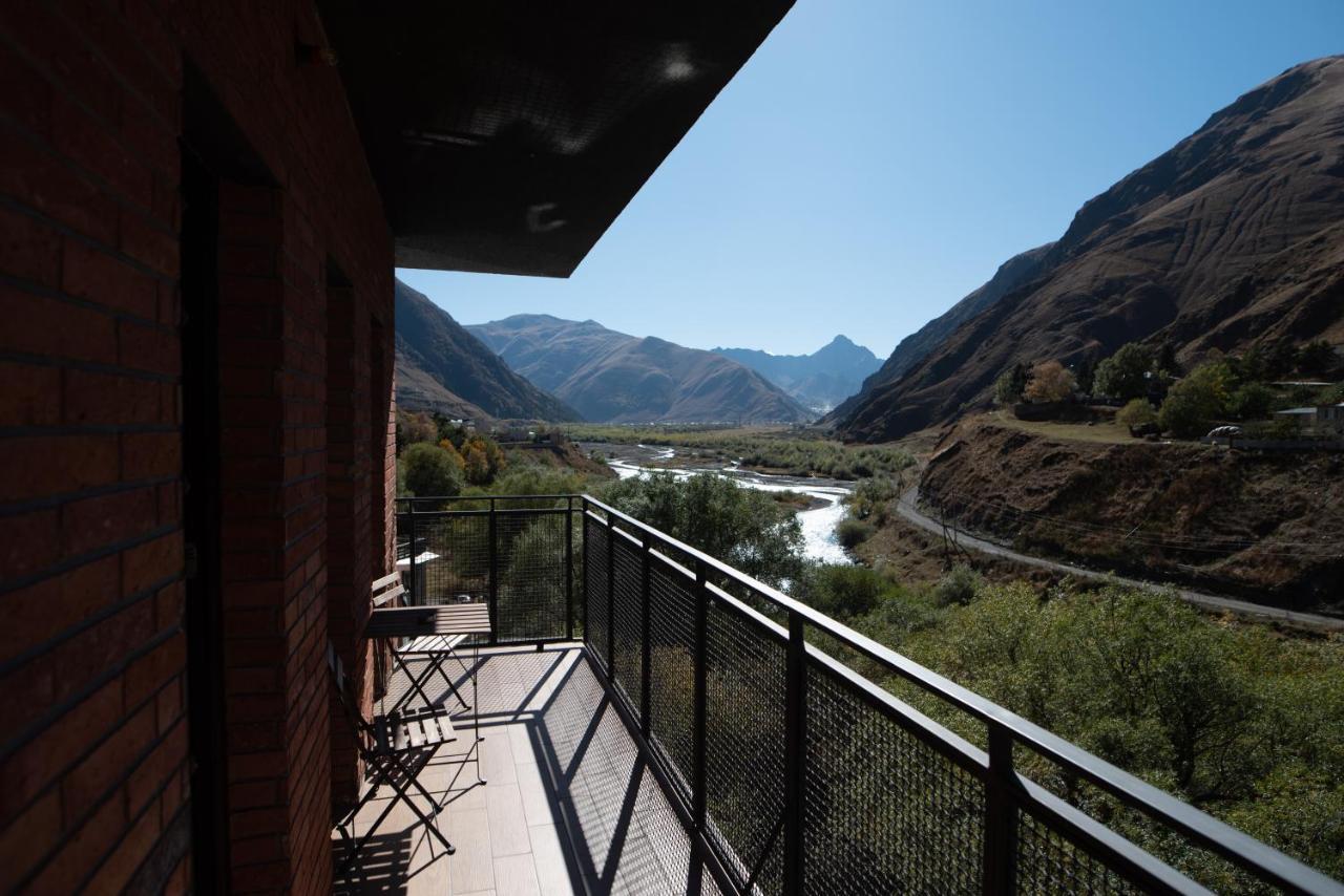 Hotel Stancia Kazbegi - City Center Екстер'єр фото